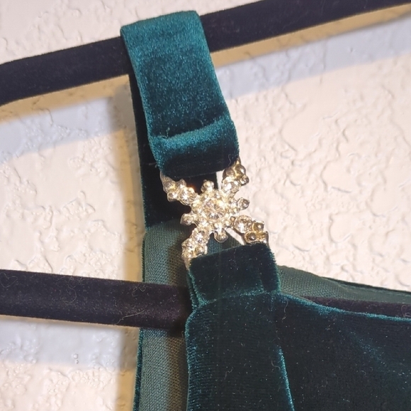 Betsy & Adam by Jaslene green velvet sleeveless square neck maxi dress - Picture 6 of 11